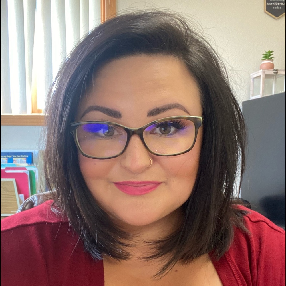 Meet your Posher, Laura